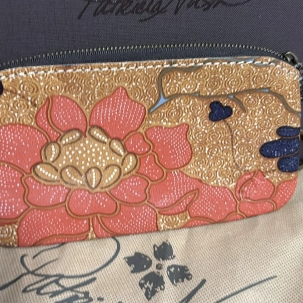 NWOT Patricia Nash Coral and Gold Floral Pouch Gorgeous - Picture 7 of 9